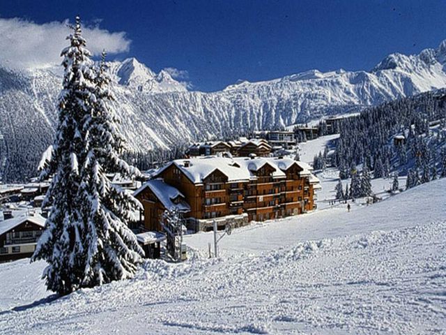 exterior1824_at_the_des_trois_vallees